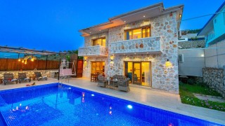 Villa Jet – Conservative Honeymoon Villa in Nature