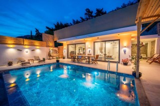 Villa Mavi İnci – Modern Design and a Peaceful Honeymoon Holiday