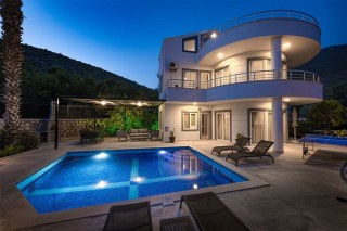 Villa Zafira – Luxury Holiday with Sea View in Kalkan Ortaalan